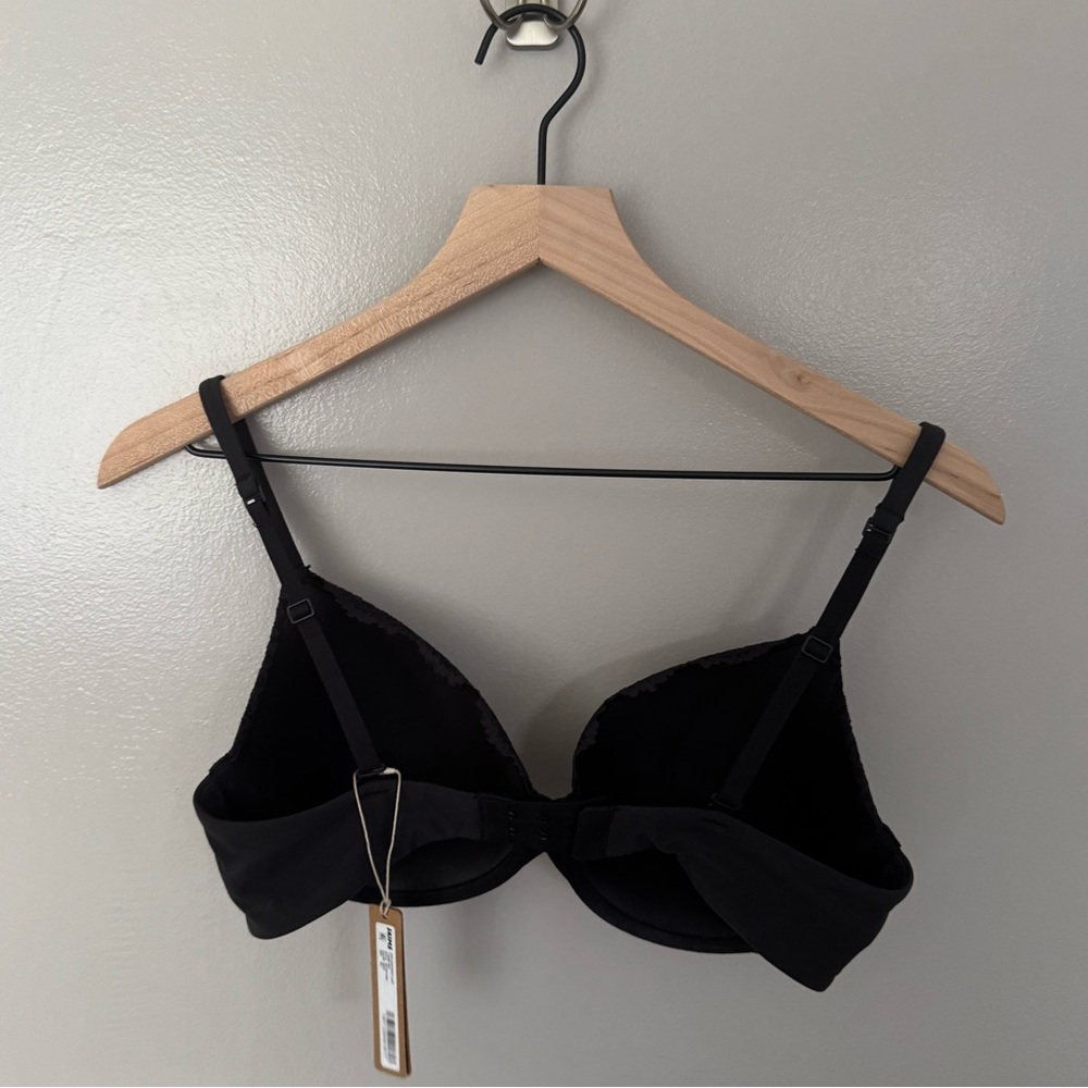 Skims Fits Everybody Lace T-Shirt Bra - Picture 5 of 7